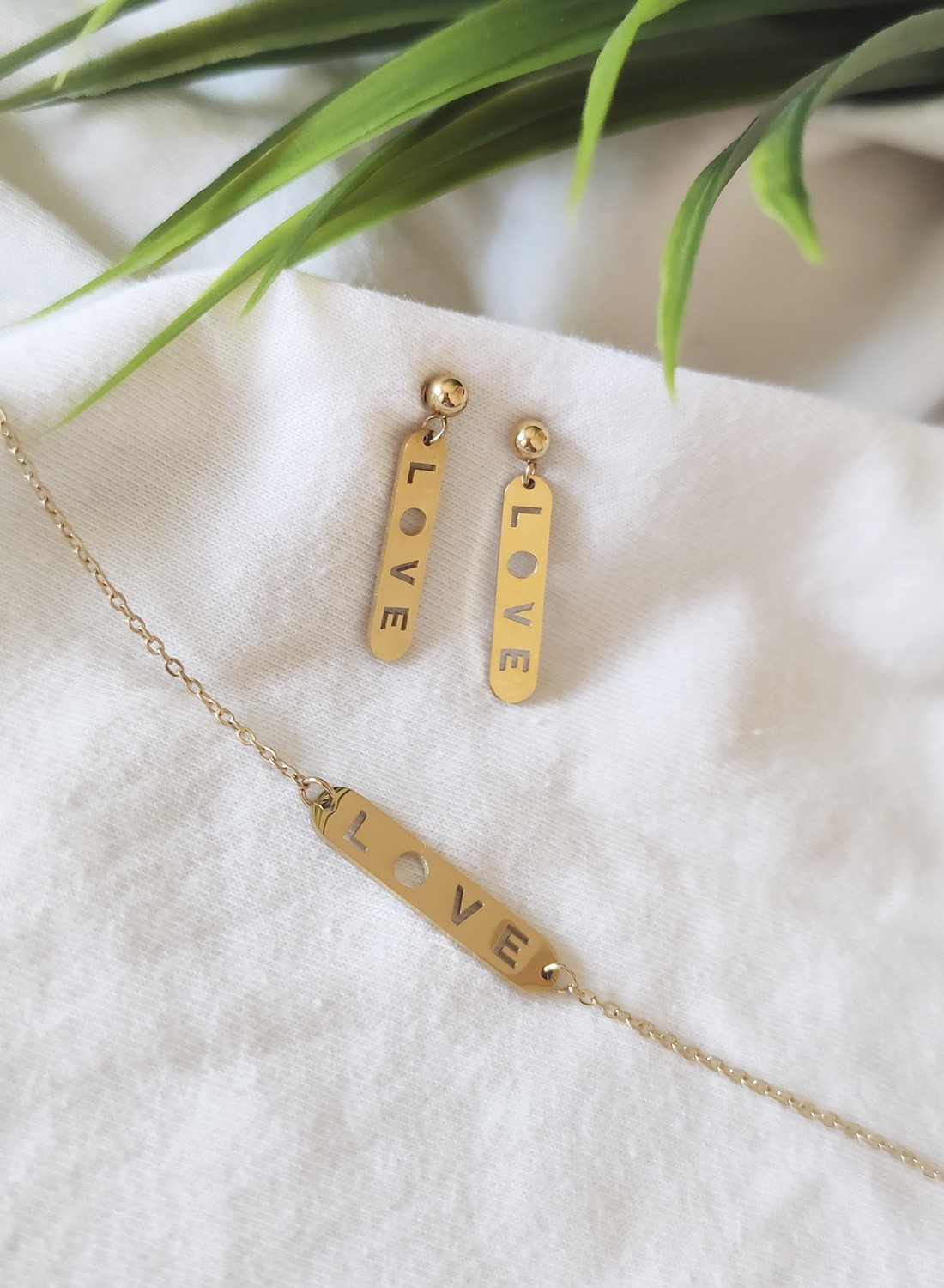 Pendientes acero love dorados 2 Pendientes acero love dorados - Imagen 2