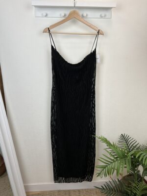 Novedades 12 VESTIDO NEGRO GASA TIRANTES