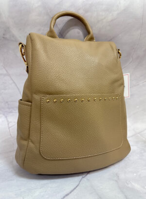 Novedades 22 MOCHILA TAUPE CON TACHUELA