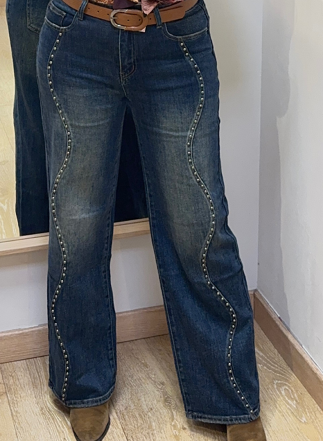 PANTALÓN JEANS TACHUELAS 2 PANTALÓN JEANS TACHUELAS - Imagen 2