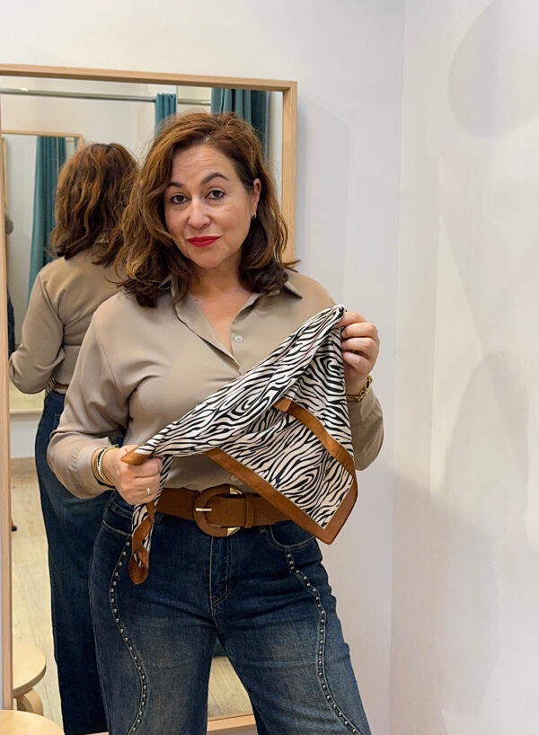 CAMISA CON PAÑUELO - Imagen 9