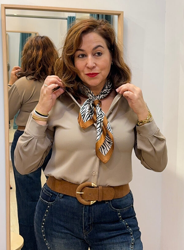 CAMISA CON PAÑUELO