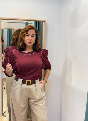 Novedades 8 SUDADERA VOLANTE CON TACHUELAS - Granate