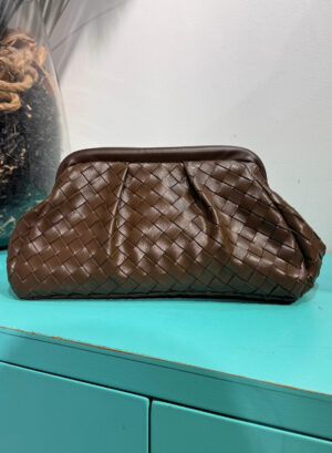 BOLSO DE MANO TRENZADO