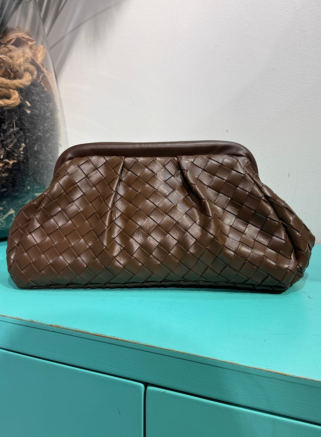 BOLSO DE MANO TRENZADO 1 BOLSO DE MANO TRENZADO