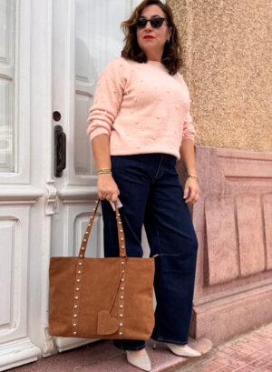 BOLSO OVERSIZE TACHUELAS - camel