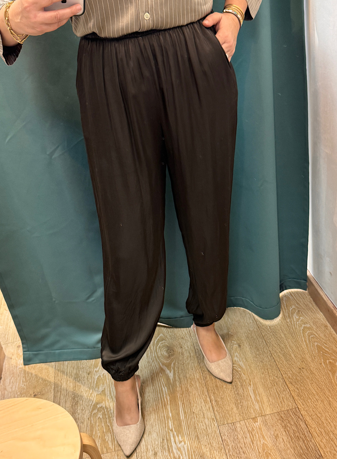 PANTALÓN BARREL SATINADO 8 PANTALÓN BARREL SATINADO - Imagen 8