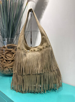 BOLSO UN ASA CON FLECOS Y TACHUELAS - Taupe