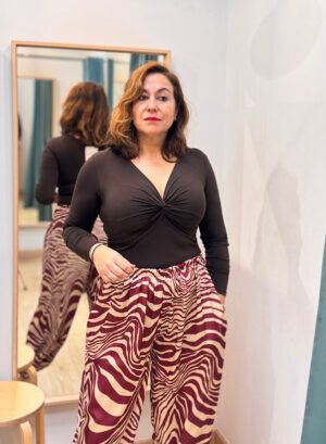 CAMISETA NUDO - Marrón chocolate