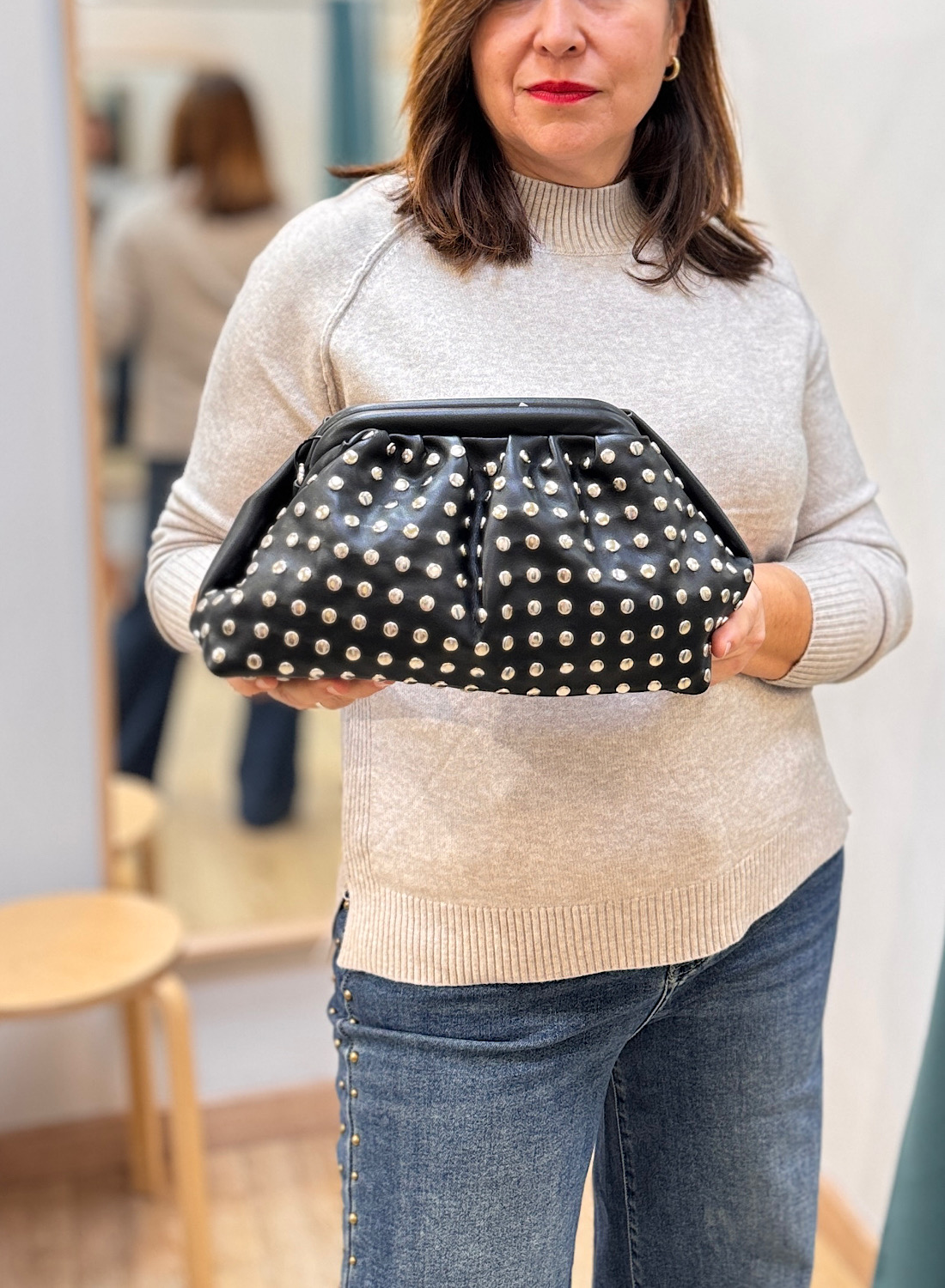 BOLSO MANO TACHUELAS PLATA 5 BOLSO MANO TACHUELAS PLATA - Imagen 5