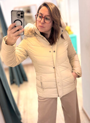 CHAQUETA ACOLCHADA GORRO PELO - Beige