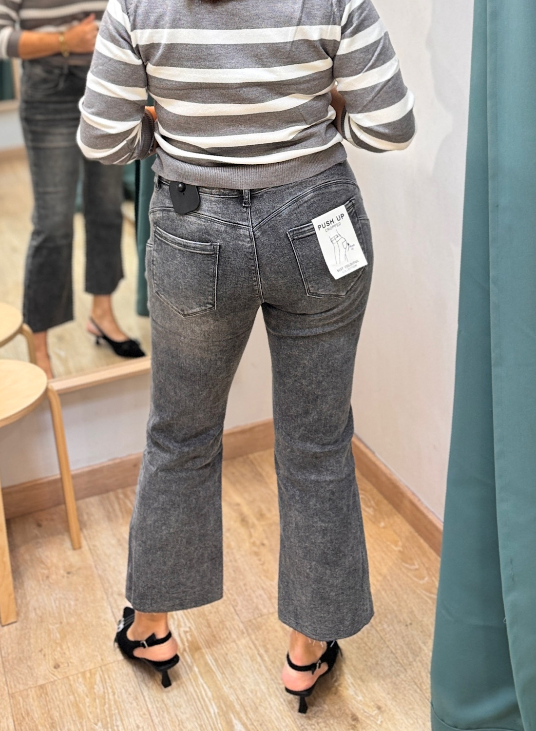 JEANS CROPPED GRIS 3 JEANS CROPPED GRIS - Imagen 3