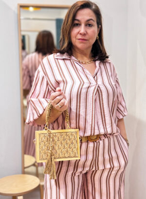 CAMISA ROSA CON RAYAS