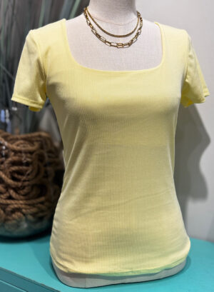 CAMISETA BÁSICA CLAUDIA - Amarillo