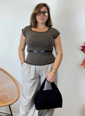 CAMISETA TOP CON CINTURÓN - Marrón