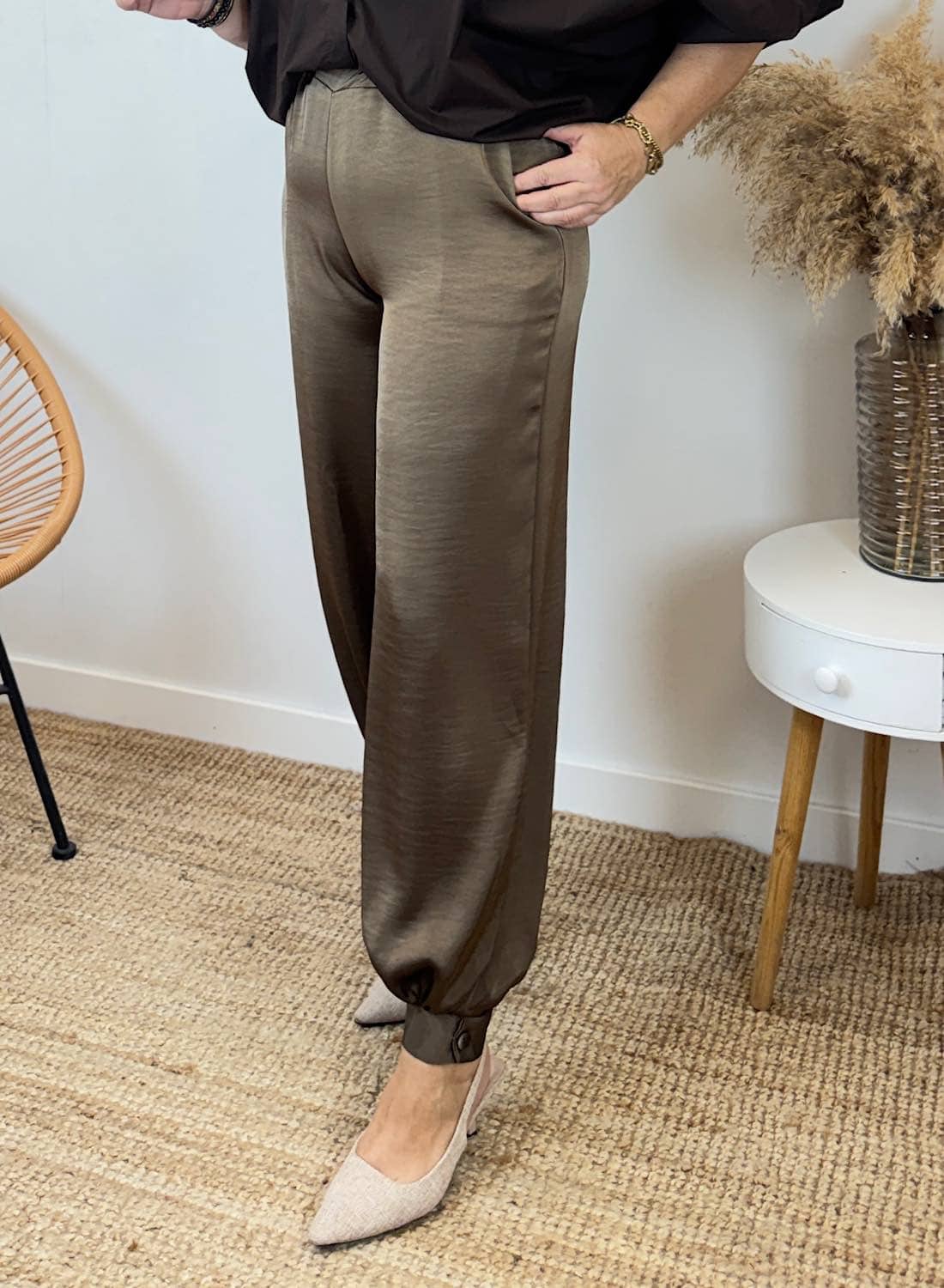 PANTALÓN SATINADO NEREA 4 PANTALÓN SATINADO NEREA - Imagen 4